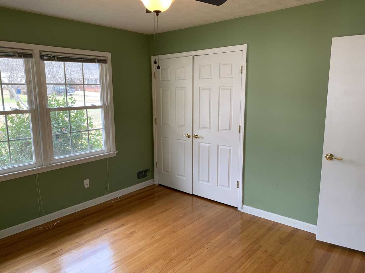 803 9th Ave Ne #NA - Photo 3 of 10