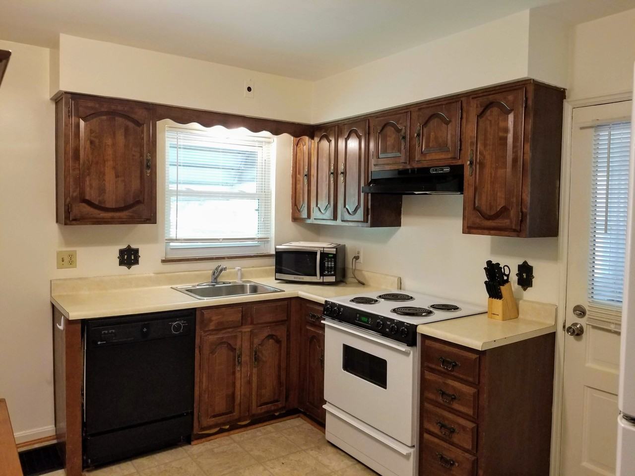 8433 Wicklow Ave #NA - Photo 3 of 6