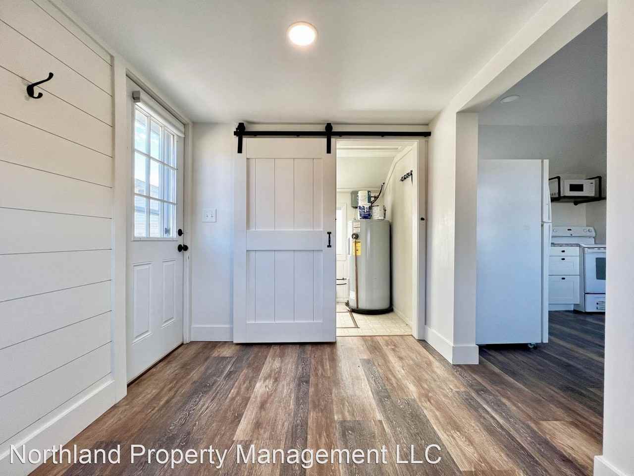 303 Meguzee Pt - Photo 2 of 26