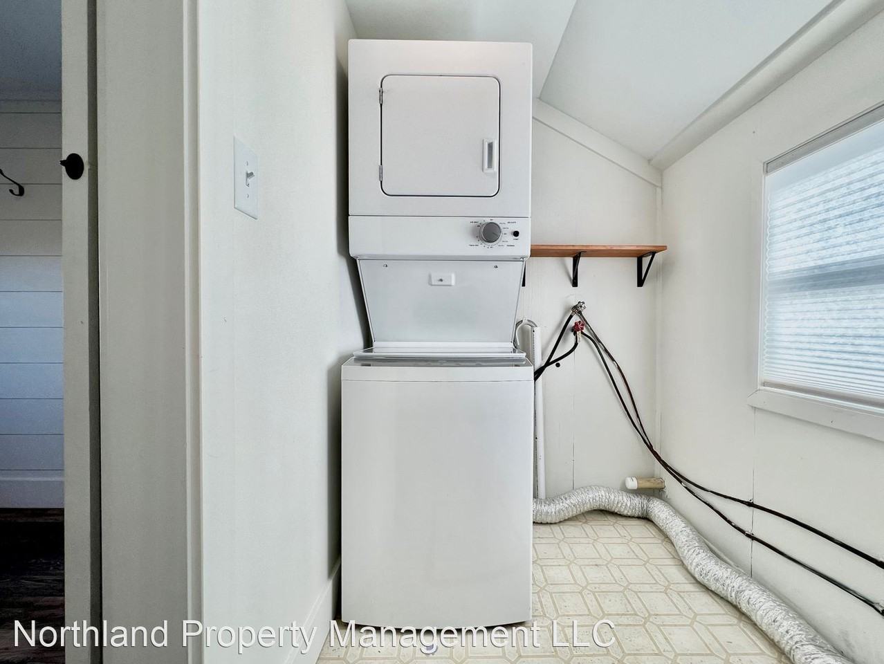 303 Meguzee Pt - Photo 3 of 26