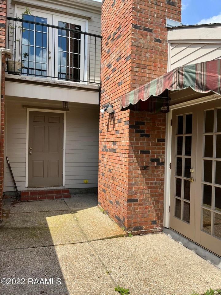 403 Briargate Walk Cir - Photo 2 of 32
