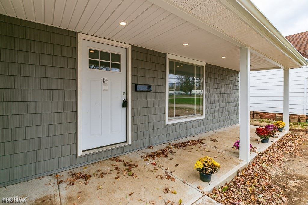 2252 Rockefeller Rd - Photo 3 of 23
