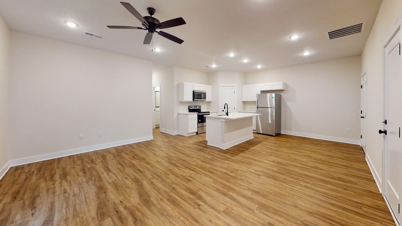 413 W May St #1 - Photo 5 of 20