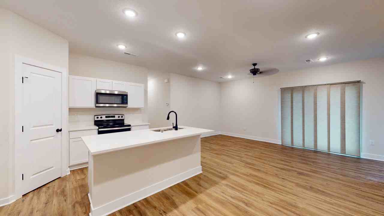 419 W May St #1 - Photo 7 of 22