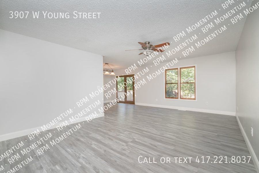 3907 W Young St - Photo 3 of 25