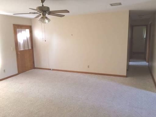 211 Westview Dr - Photo 2 of 3