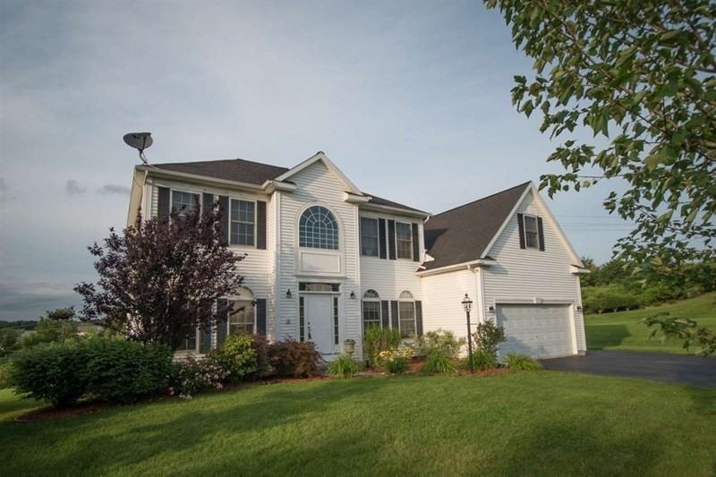 44 Graffin Dr - Photo 2 of 24