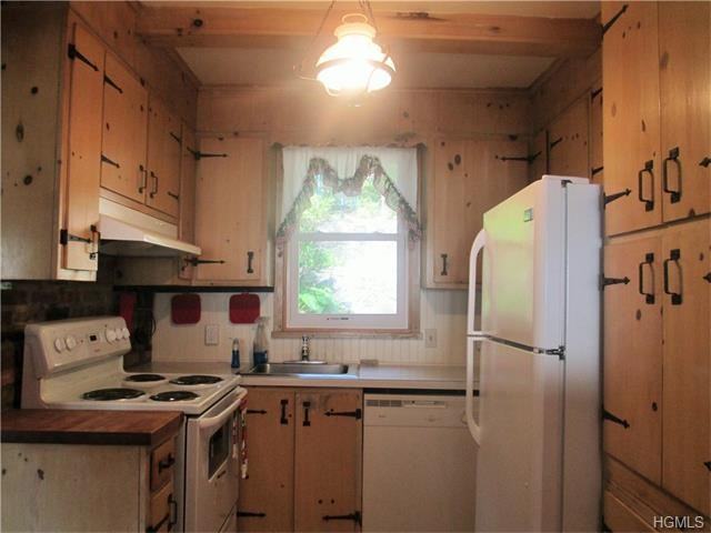 10 Seneca Hill - Photo 2 of 15