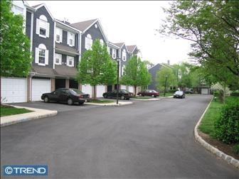 21 Halstead Pl - Photo 3 of 17