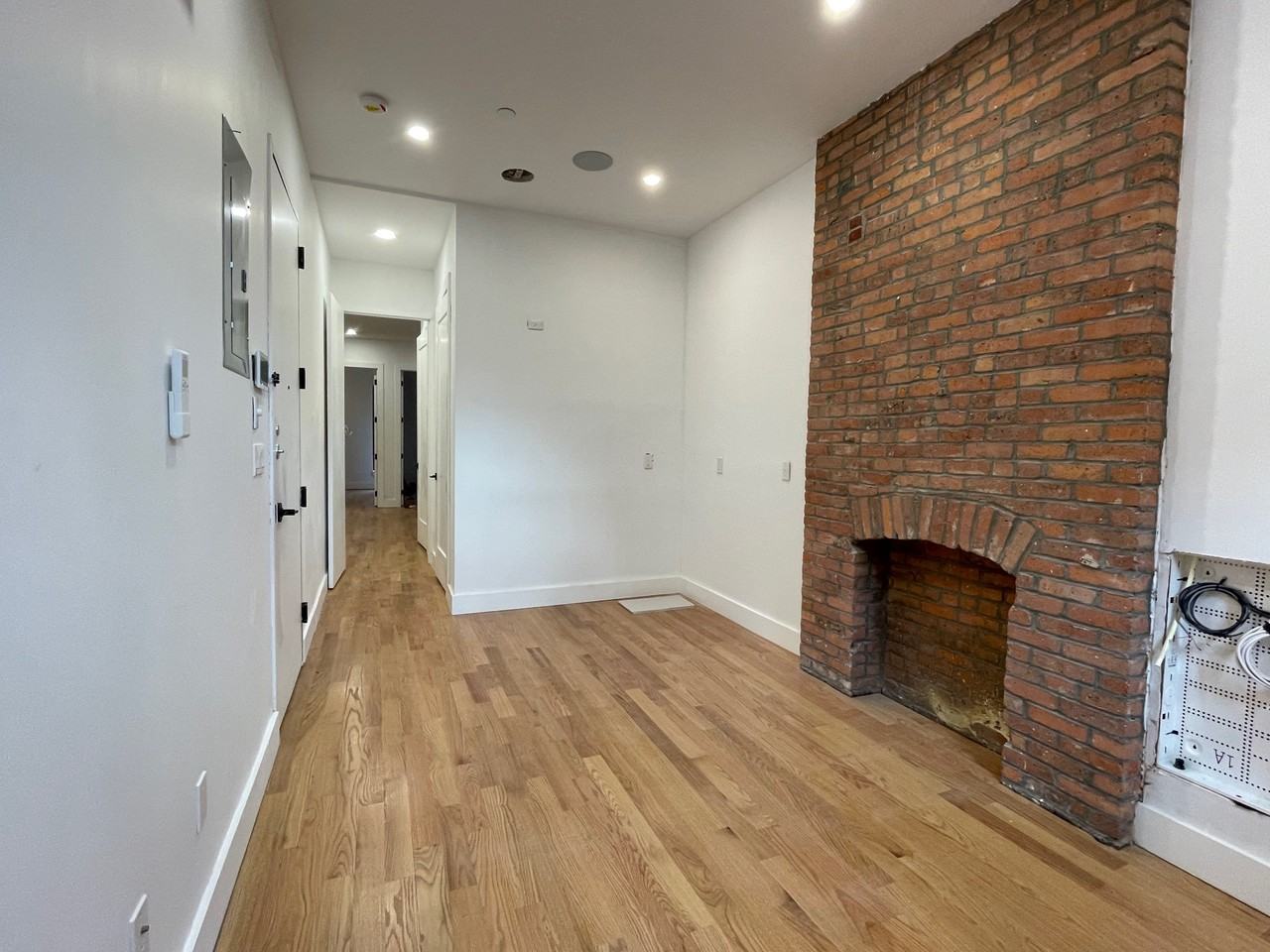 631 East 6th Street - Photo 6 of 11