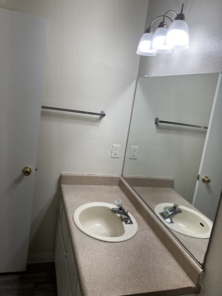 5415 College Oak Dr #506 - Photo 4 of 11