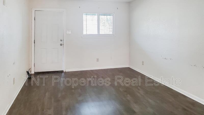 104 Mary Louise St #C - Photo 2 of 6