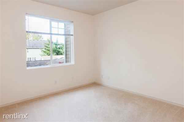 Bordeaux - Photo 3 of 10