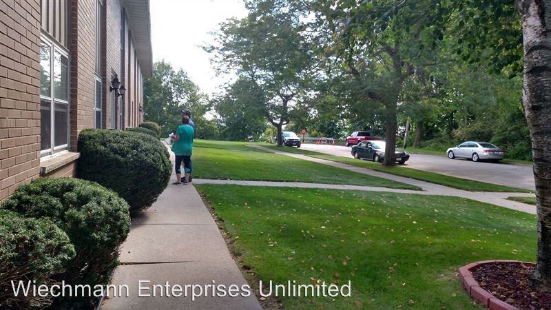 August Management presents the Lake Park Apartments in Sheboygan - Photo 3 of 4