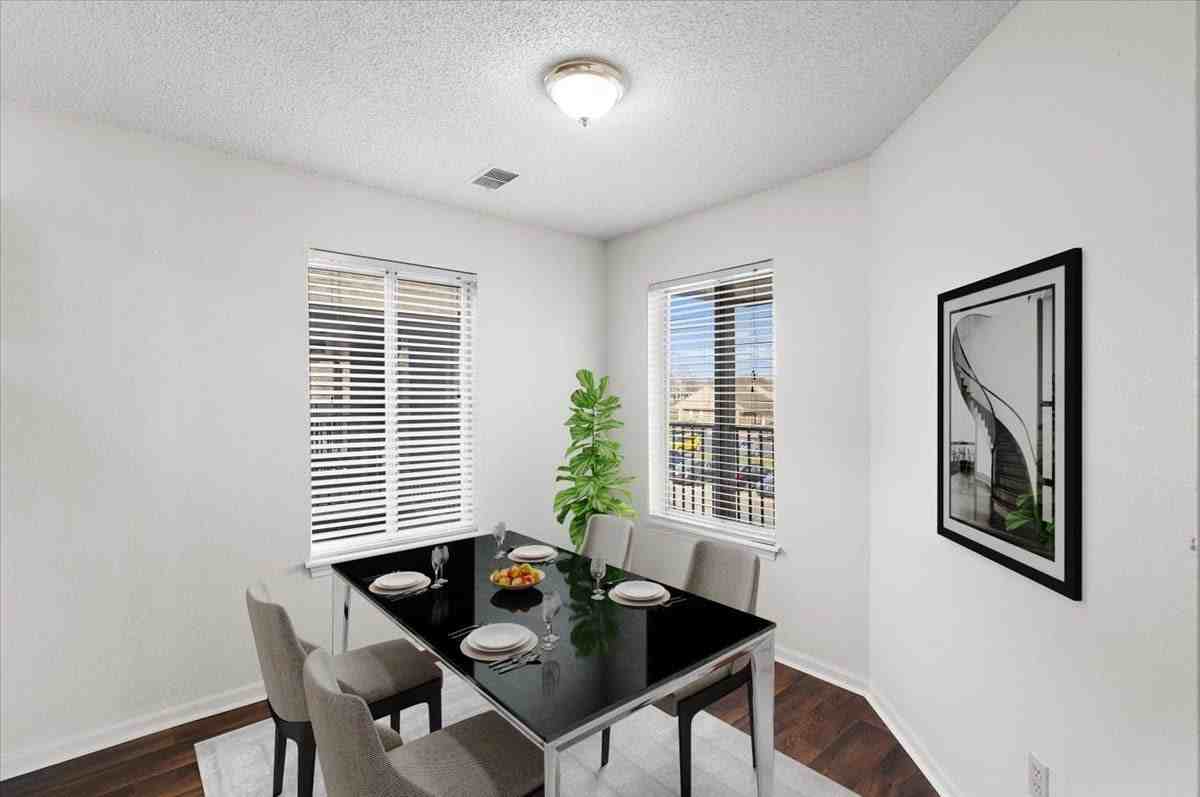 Deerfield Apartment Homes - Photo 4 of 26