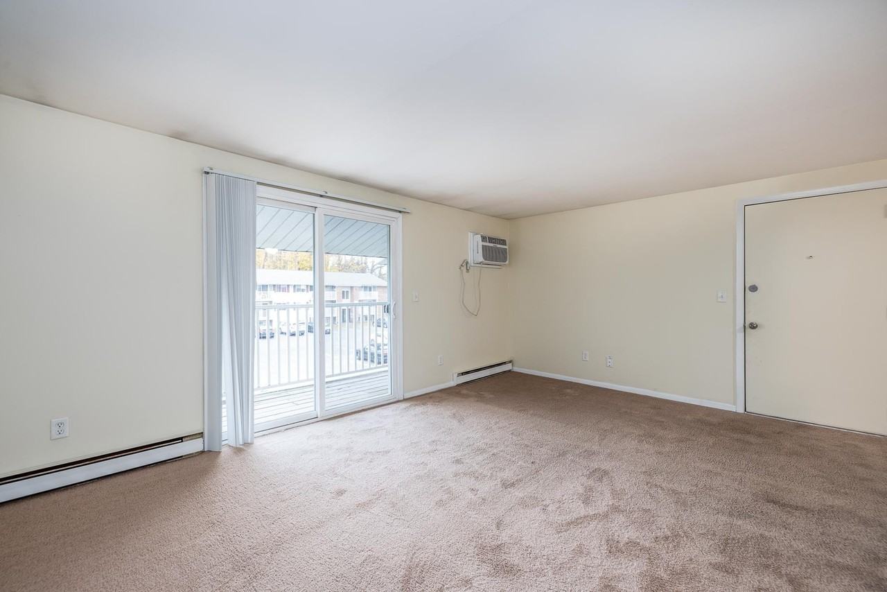 Candlewyck Apartments - Photo 2 of 37