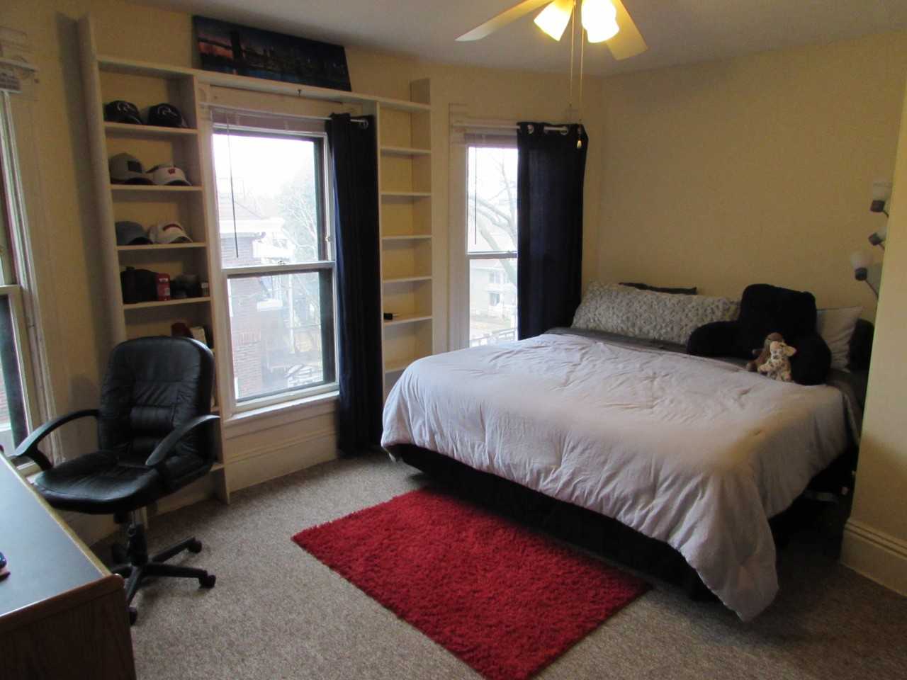 1005 Grant St - Photo 2 of 10