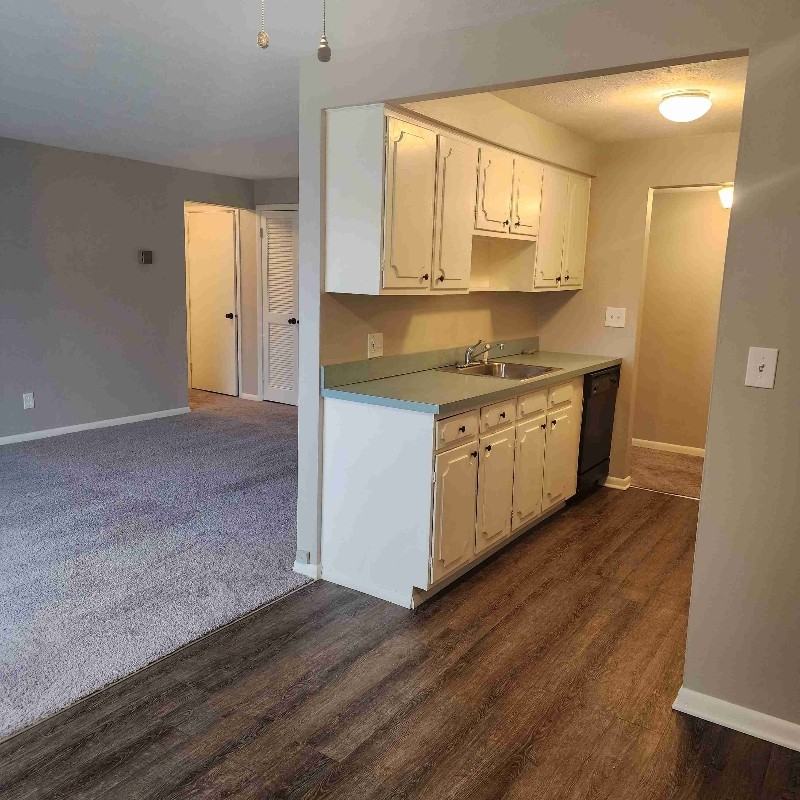 21921 River Oaks Dr #D7 - Photo 4 of 11