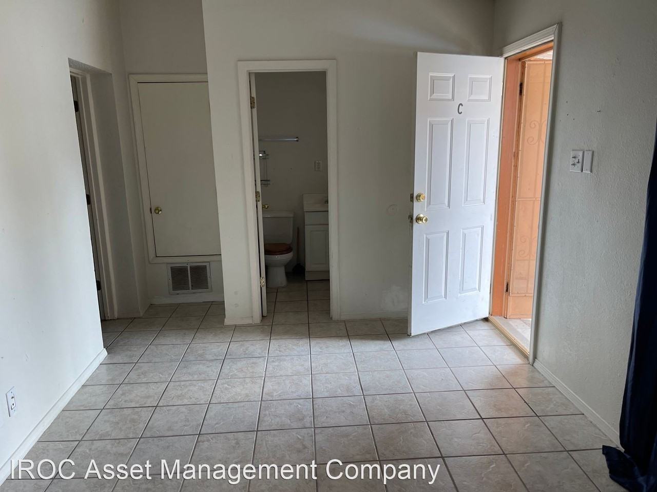 3909 Pershing Drive - Photo 3 of 6