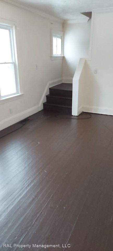 9817 Dunlap Ave - Photo 2 of 9