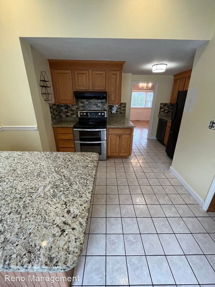 264 East St - Photo 3 of 16