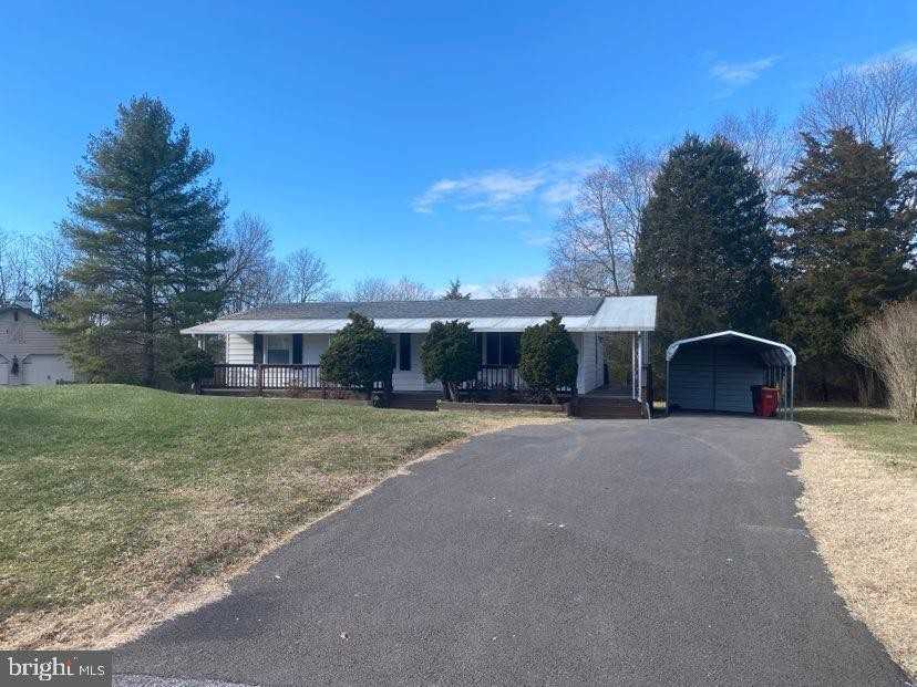 22 Bedrock Ln - Photo 2 of 12