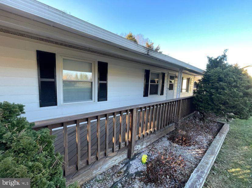 22 Bedrock Ln - Photo 3 of 12