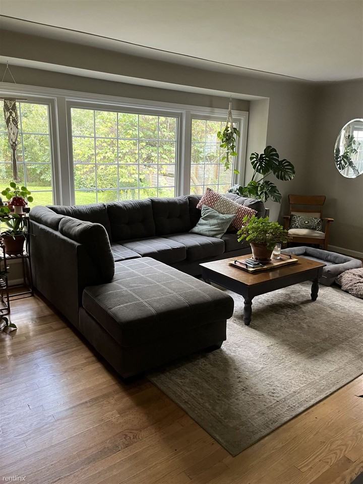 1142 Edison Ave Nw - Photo 2 of 11