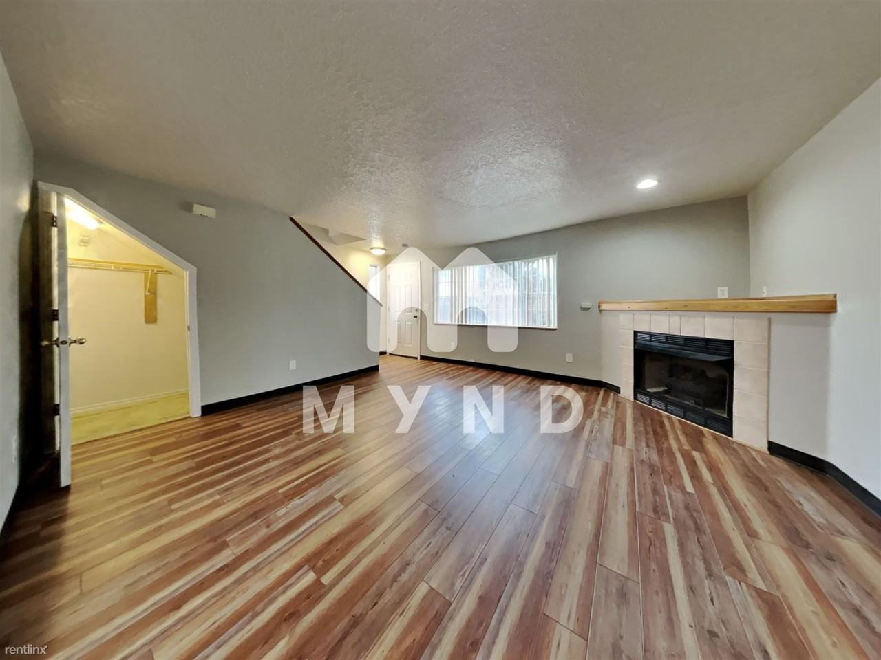 27 Ne 179th Ave - Photo 3 of 18