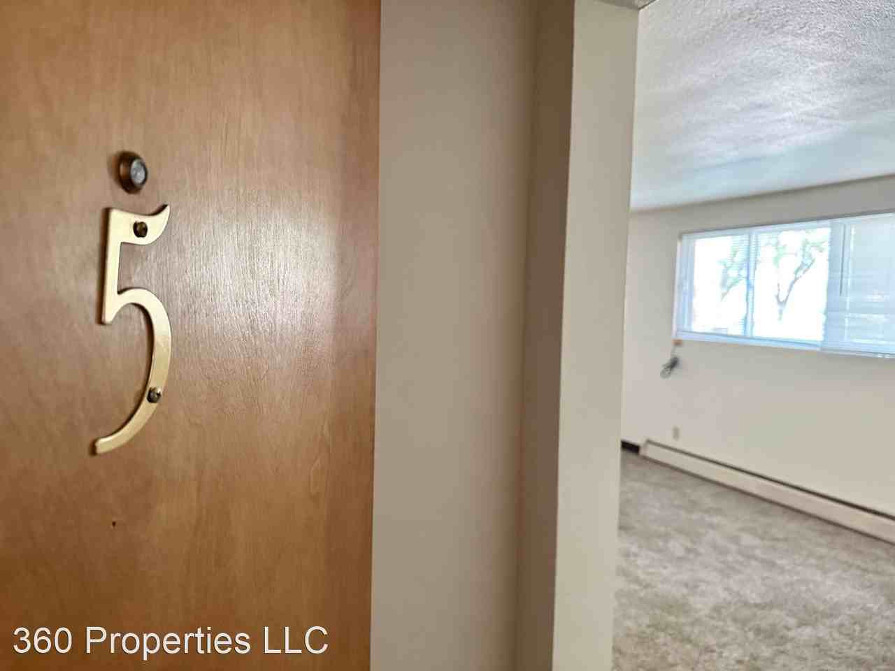 2922 7th Street North - Photo 2 of 10