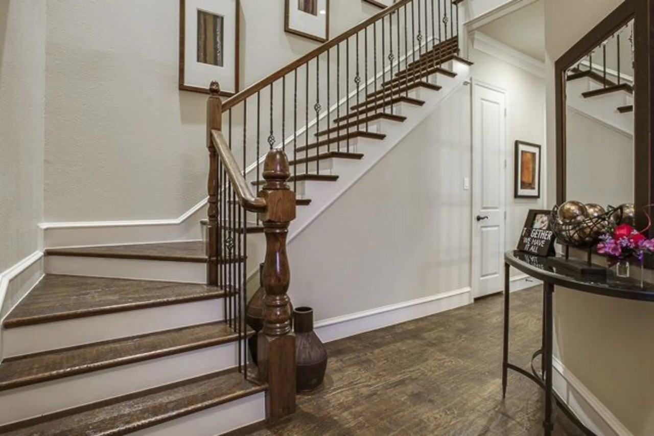 5923 Penrose Ave - Photo 2 of 16