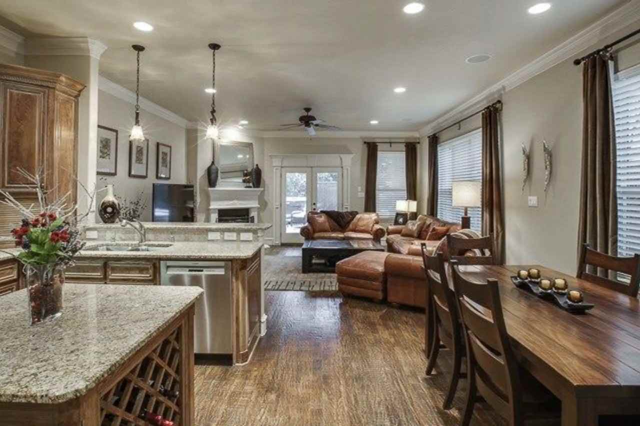 5923 Penrose Ave - Photo 3 of 16