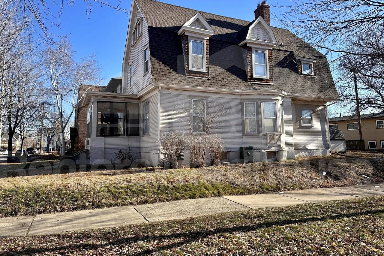 129 W 33rd St - Photo 3 of 31