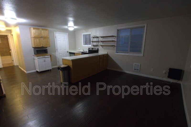 1810 5th St - Photo 3 of 20