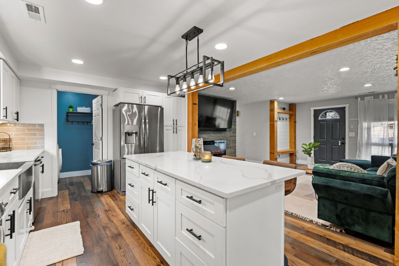 2102 Ne 96th Ct - Photo 3 of 31