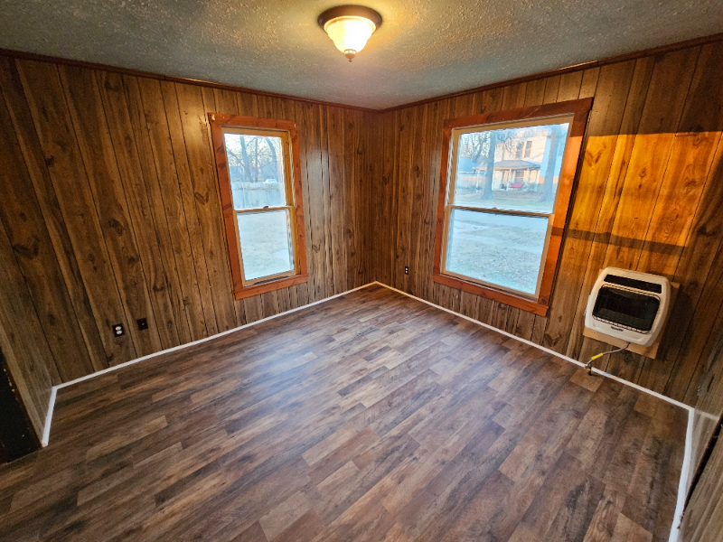 907 Wisconsin St - Photo 2 of 9