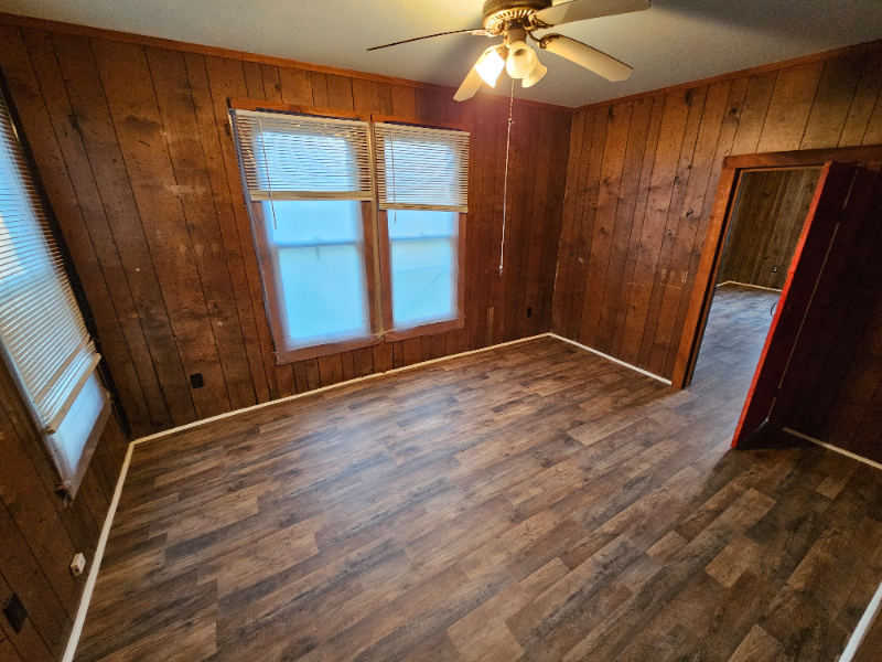 907 Wisconsin St - Photo 3 of 9