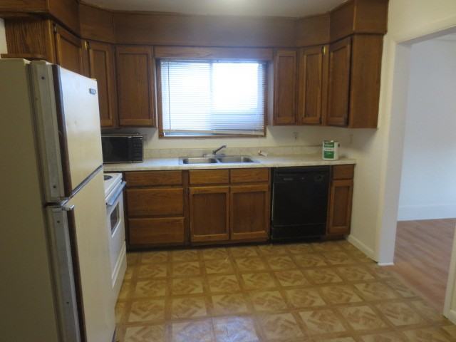 675 E 8100 S - Photo 2 of 18