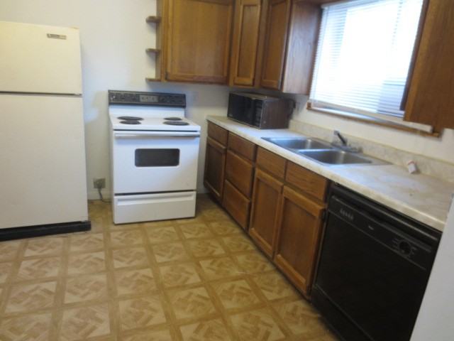 675 E 8100 S - Photo 3 of 18