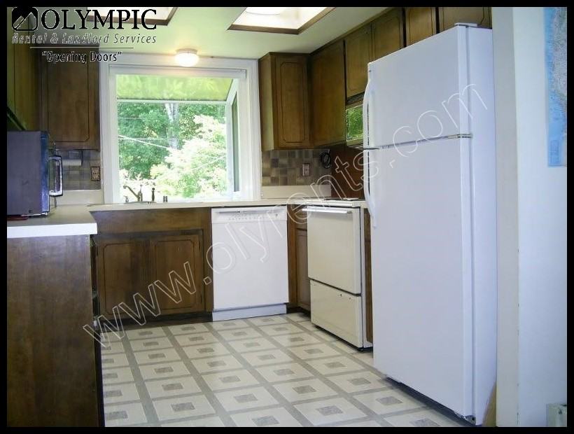 1330 Wilson St NE - Photo 2 of 6