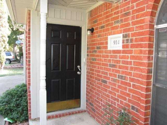 914 Blue Jay Dr - Photo 2 of 26