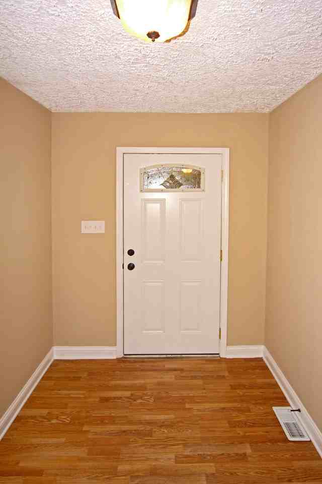 138 Fairway Dr - Photo 3 of 27