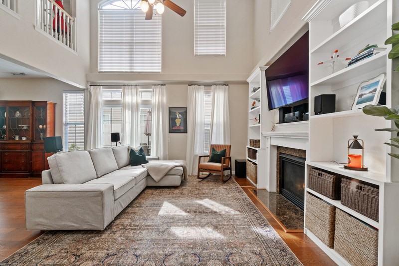 3907 Van Ness Dr - Photo 5 of 29
