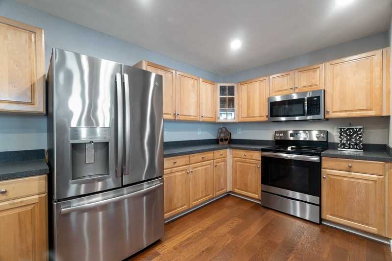 3907 Van Ness Dr - Photo 2 of 29
