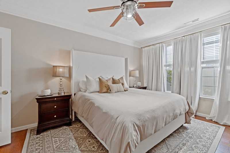 3907 Van Ness Dr - Photo 6 of 29
