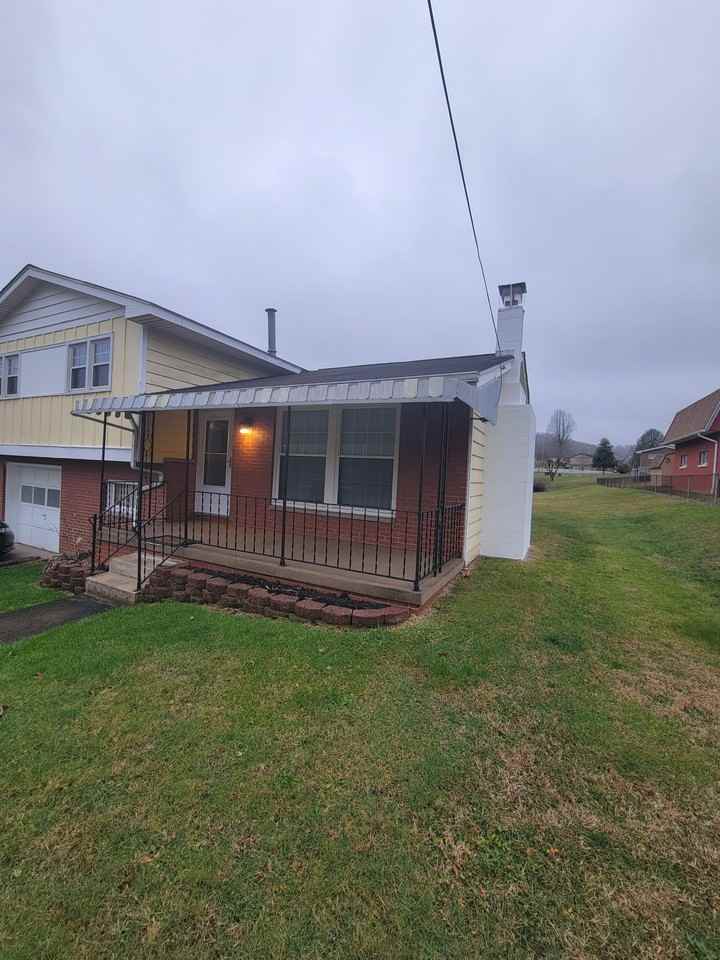 5169 Big Tyler Rd NA, Cross Lanes, WV 25313 3 Bedroom House for 1,100