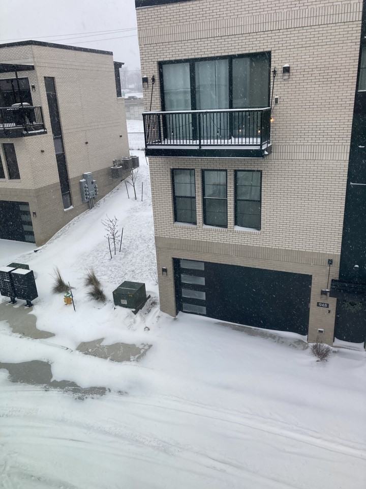 932 12th St #932 - Photo 2 of 16