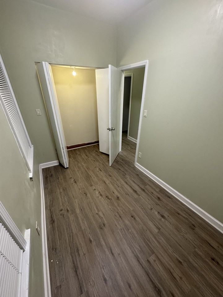 3746 S Wolcott Ave #2F - Photo 3 of 7