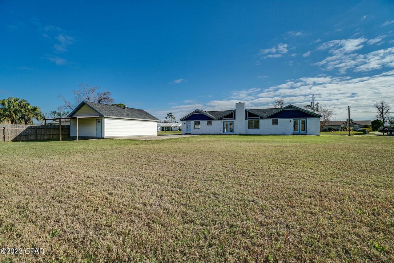 4339 Pine Tree Ln #1 - Photo 7 of 12