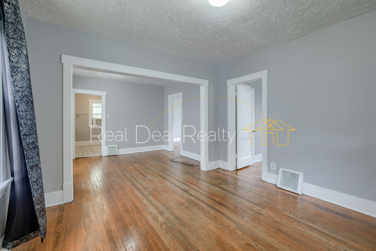 3416 N 44th Ave - Photo 2 of 25